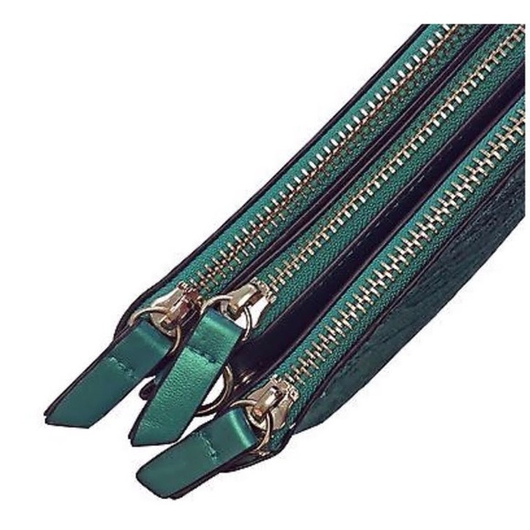 NWT Moda of New York Lace designed handbag made up of 3 separated compartments - Picture 4 of 4